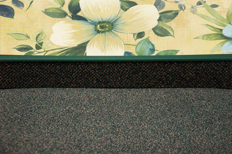 Плинтус для ковролина "Korner" Listwa зеленый (2500*13,8*50 мм) — купить в Екатеринбурге